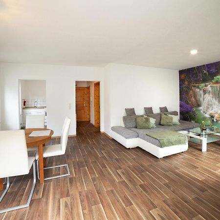 Appartamento Haus Haas Zimmer&Fewo Lauda-Königshofen Esterno foto