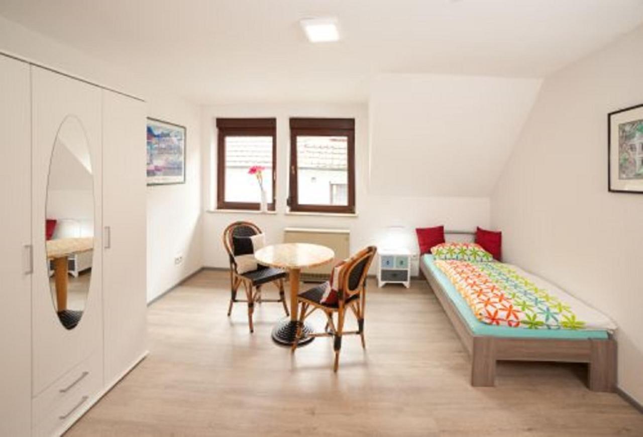 Appartamento Haus Haas Zimmer&Fewo Lauda-Königshofen Esterno foto