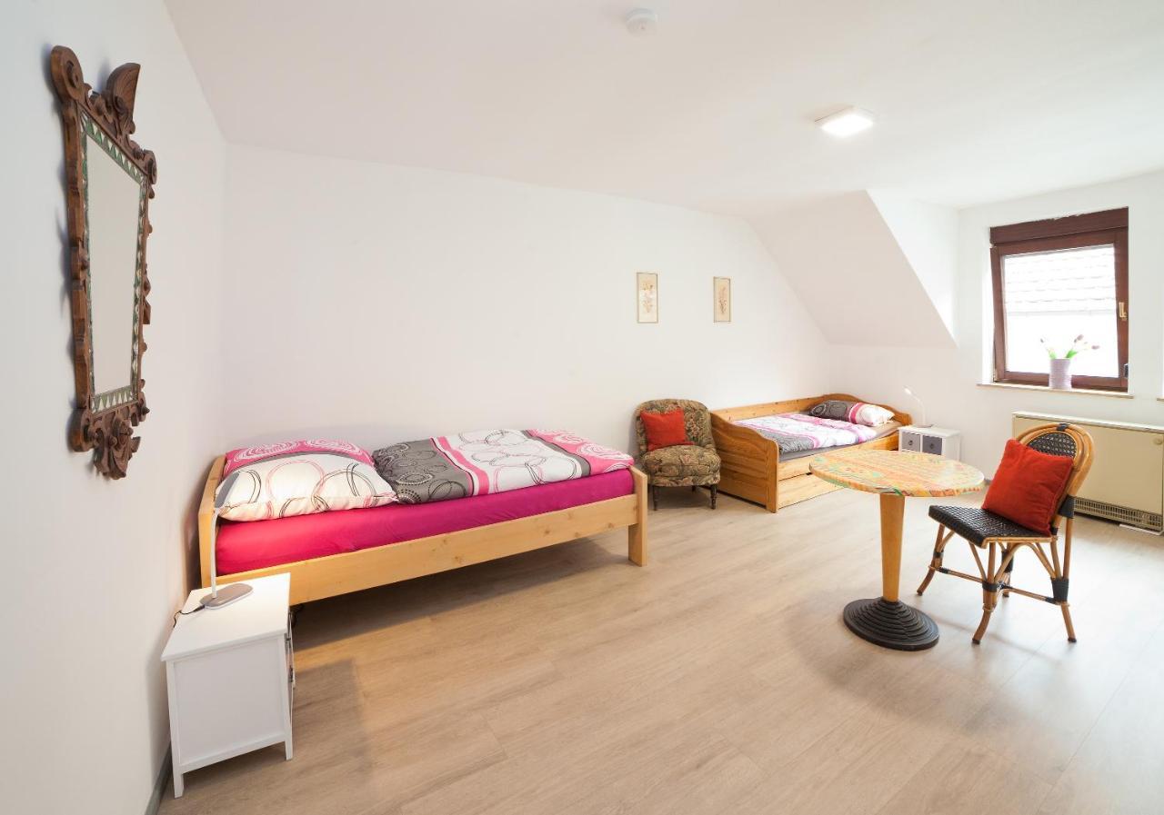 Appartamento Haus Haas Zimmer&Fewo Lauda-Königshofen Esterno foto