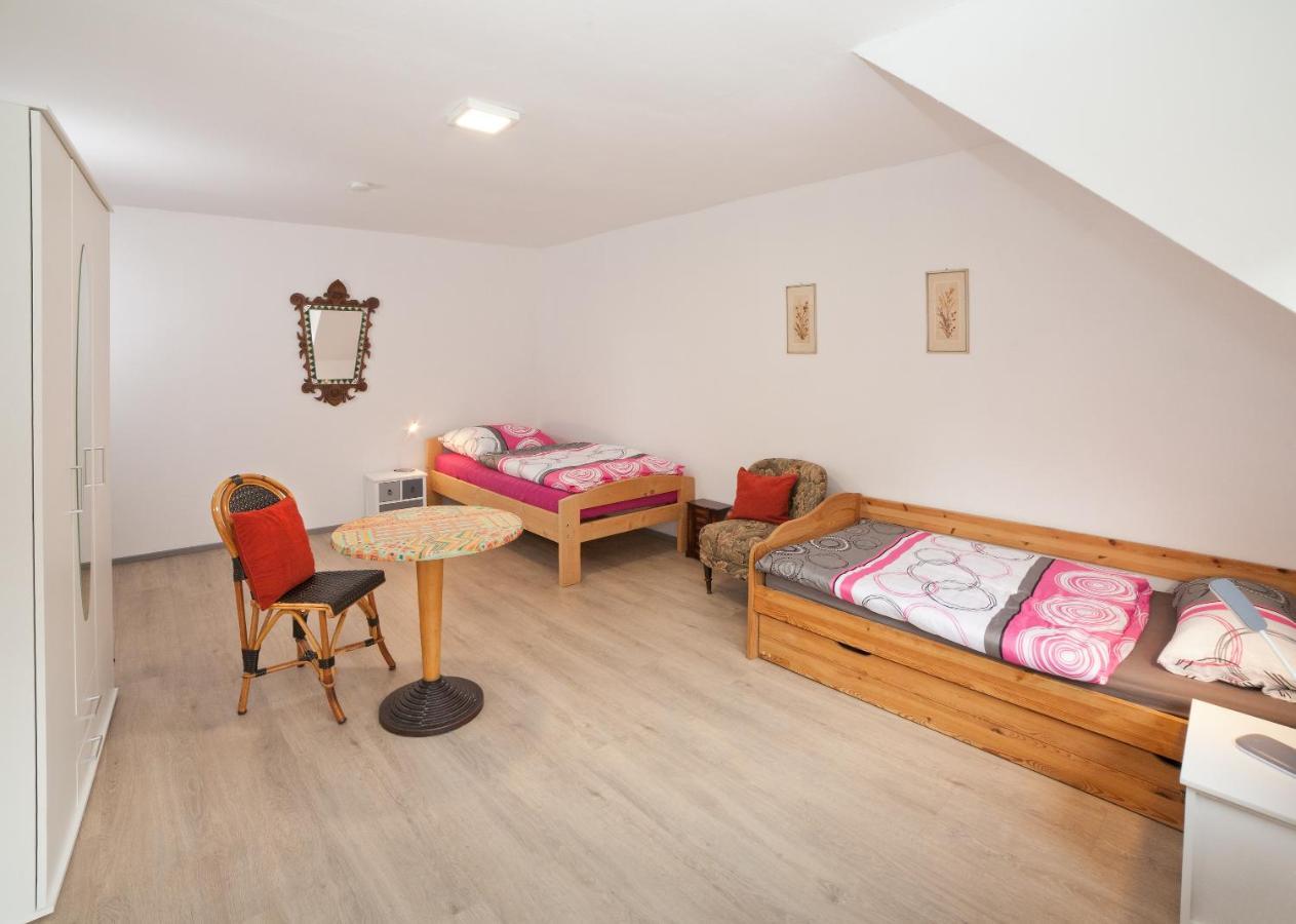Appartamento Haus Haas Zimmer&Fewo Lauda-Königshofen Esterno foto